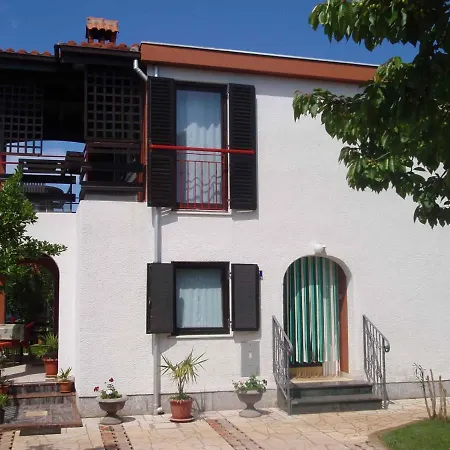 Apartment In Istrien 8360